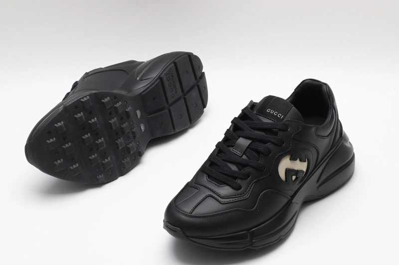 GUCCI  SNEAKER