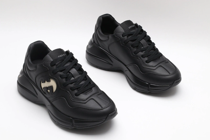 GUCCI  SNEAKER