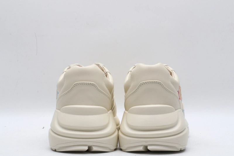 GUCCI  SNEAKER