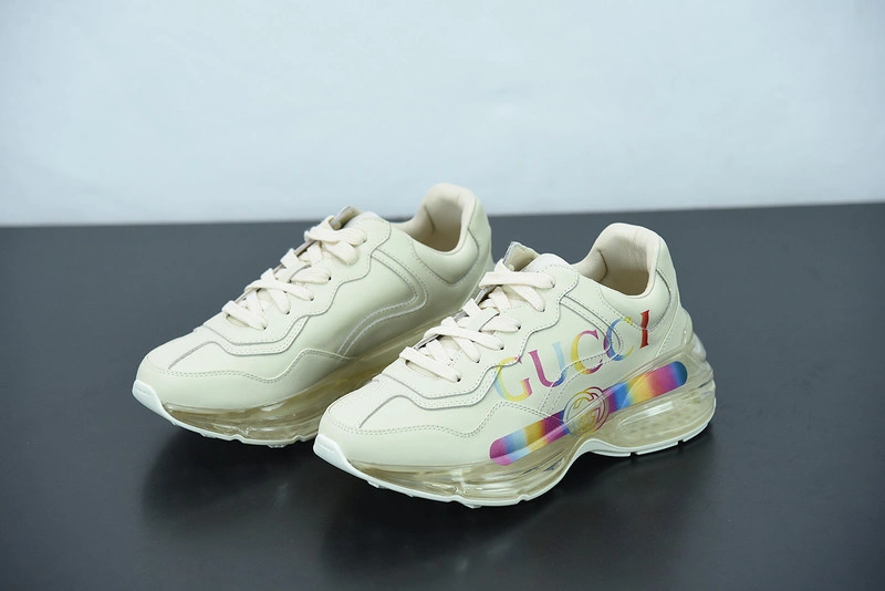 GUCCI  SNEAKER