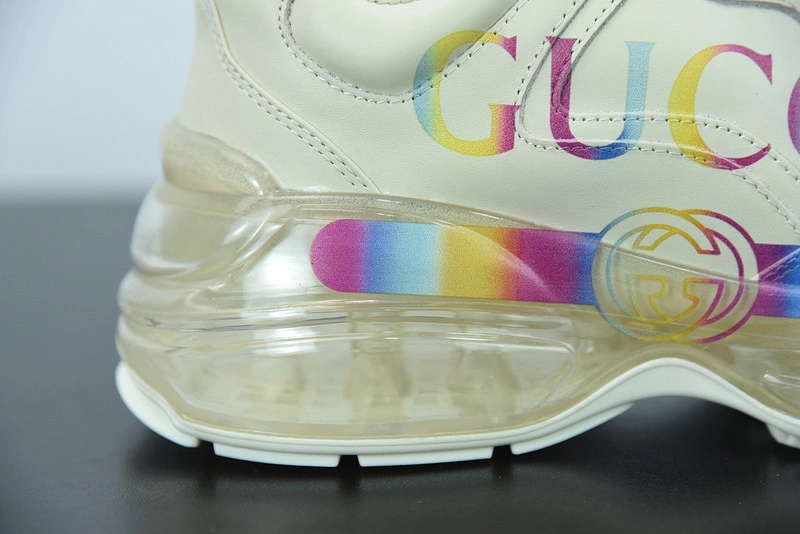 GUCCI  SNEAKER
