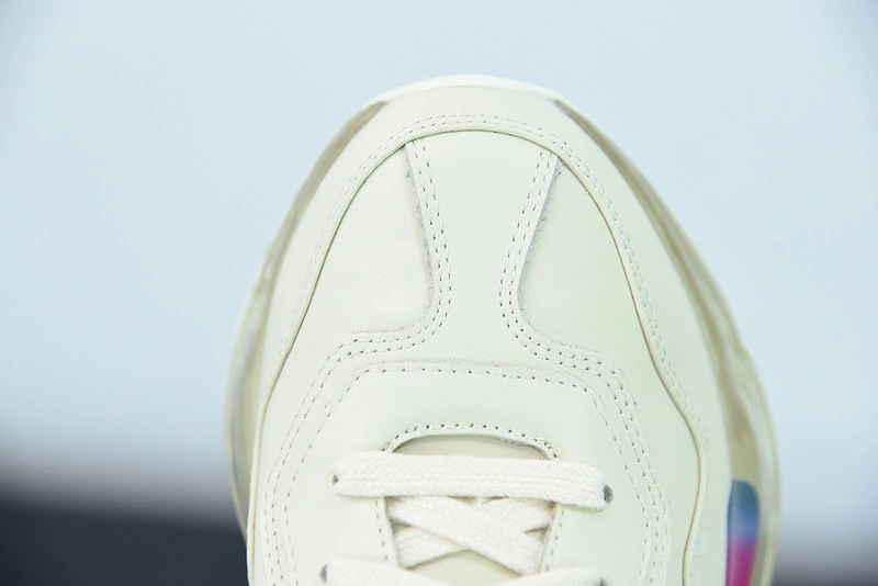 GUCCI  SNEAKER