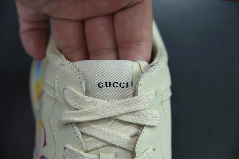 GUCCI  SNEAKER