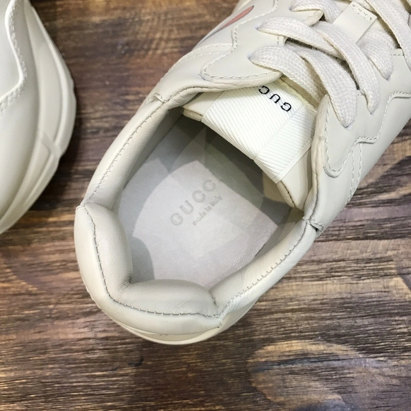 GUCCI  SNEAKER