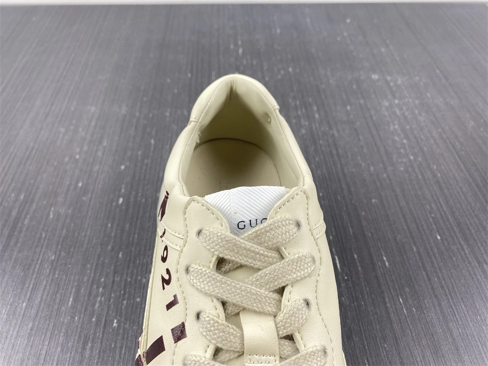 GUCCI  SNEAKER