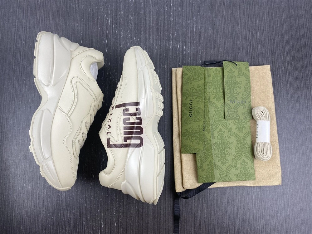 GUCCI  SNEAKER