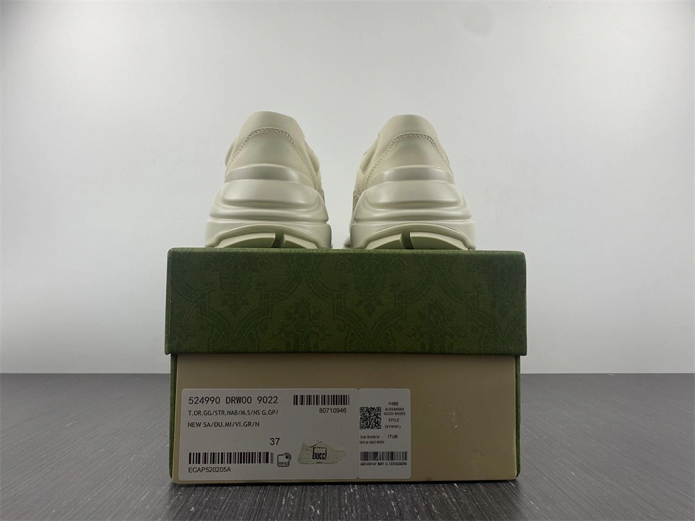 GUCCI  SNEAKER