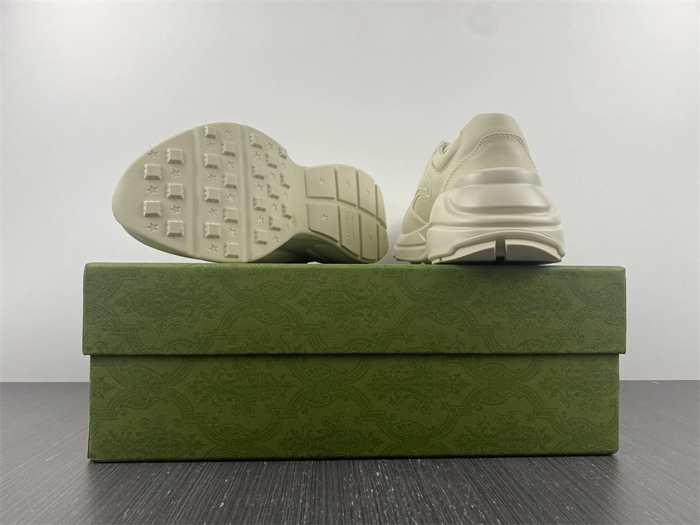 GUCCI  SNEAKER