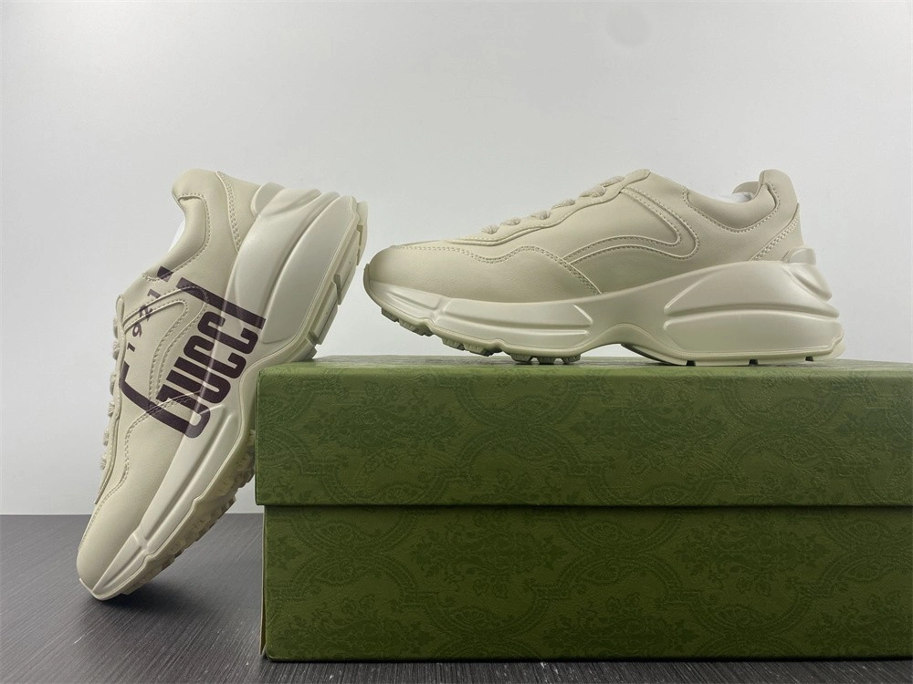 GUCCI  SNEAKER