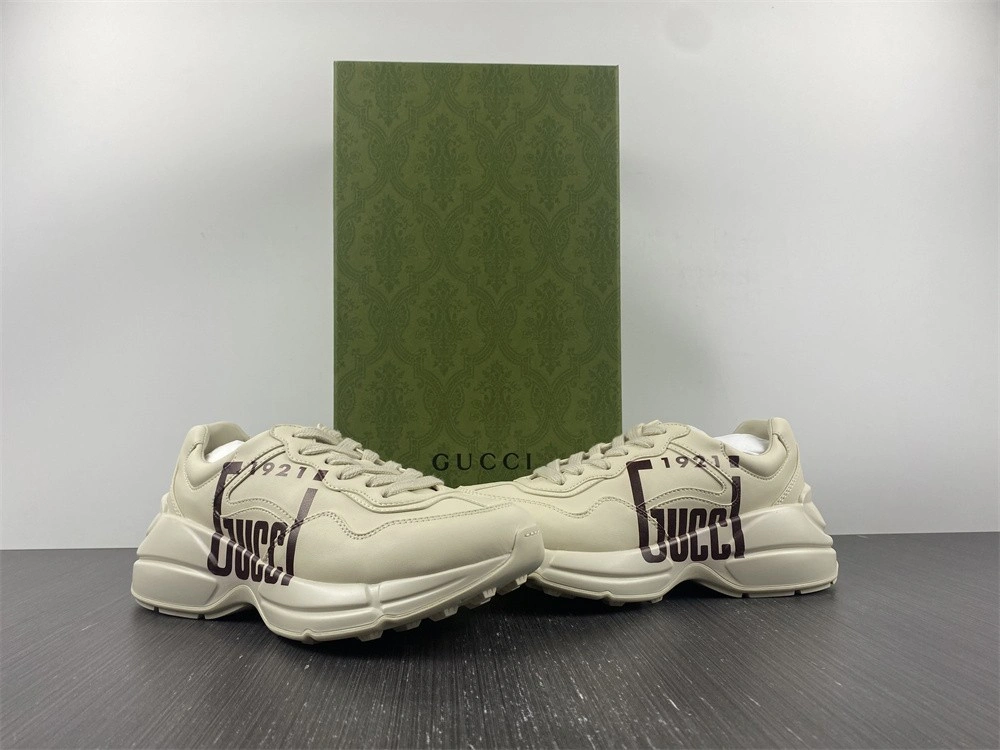 GUCCI  SNEAKER