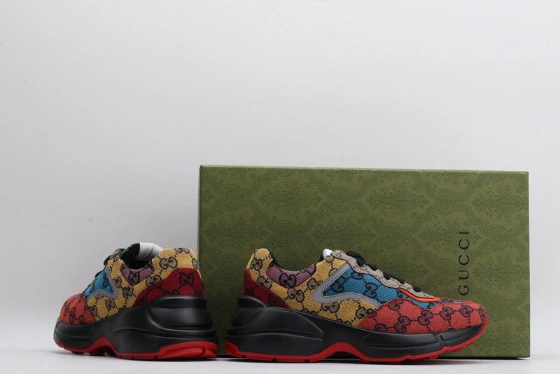 GUCCI  SNEAKER