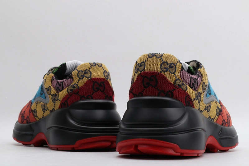 GUCCI  SNEAKER