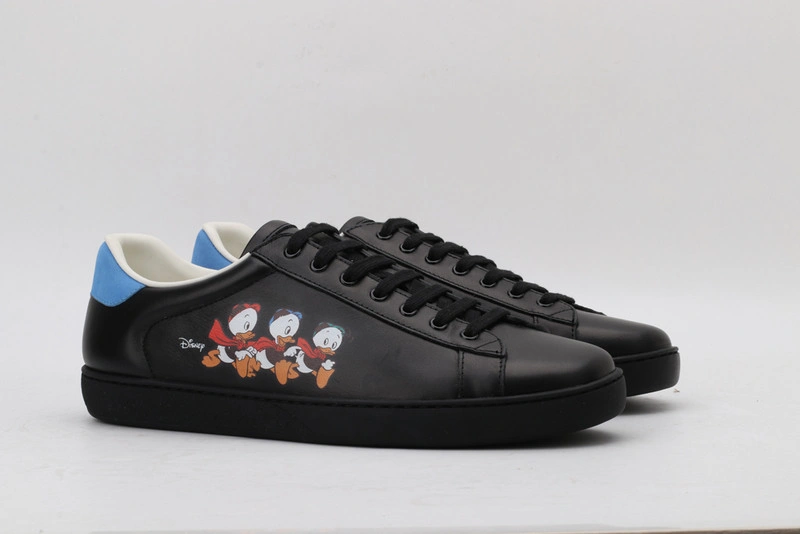 GUCCI  SNEAKER