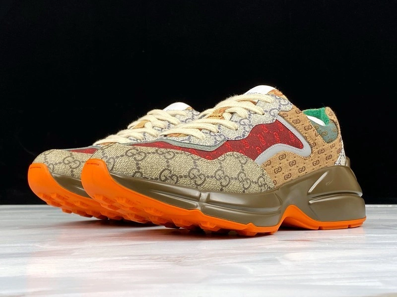 GUCCI  SNEAKER