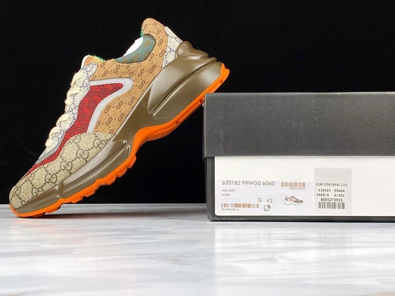GUCCI  SNEAKER
