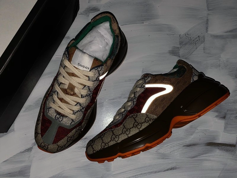 GUCCI  SNEAKER