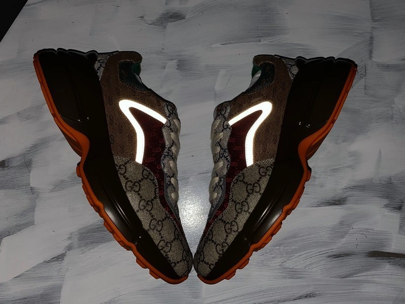 GUCCI  SNEAKER
