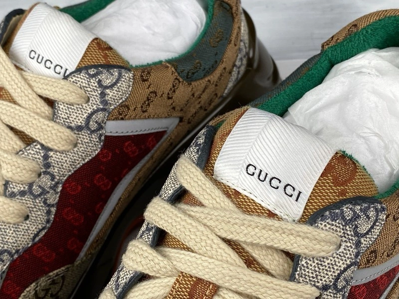 GUCCI  SNEAKER