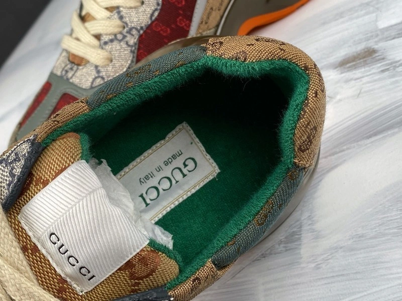 GUCCI  SNEAKER