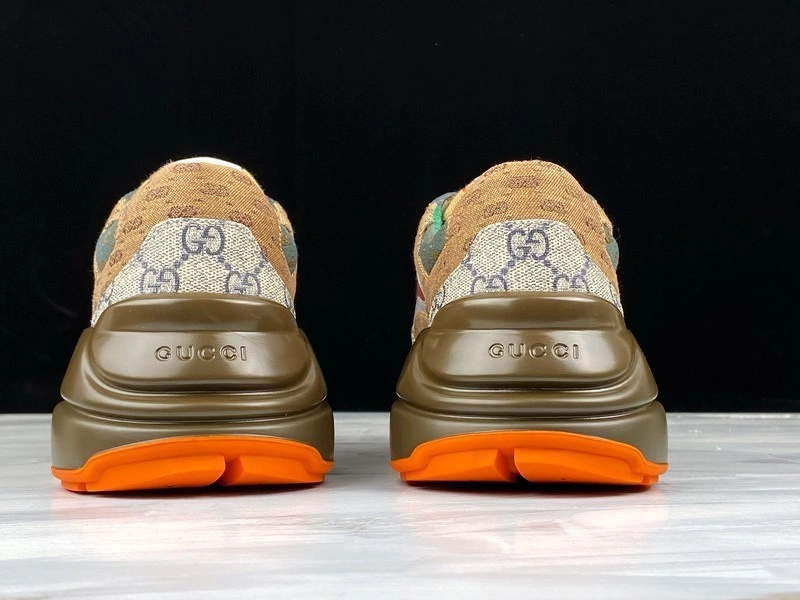 GUCCI  SNEAKER