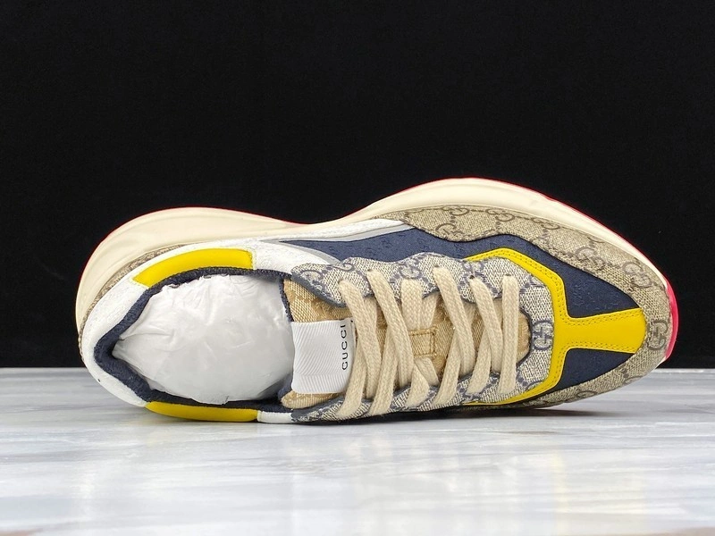 GUCCI  SNEAKER