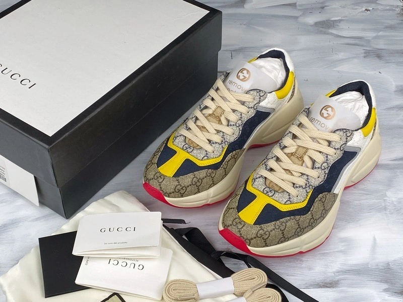 GUCCI  SNEAKER