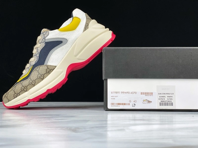 GUCCI  SNEAKER
