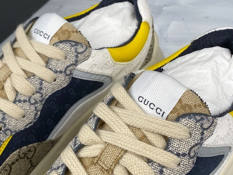 GUCCI  SNEAKER