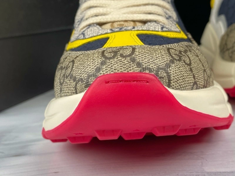 GUCCI  SNEAKER