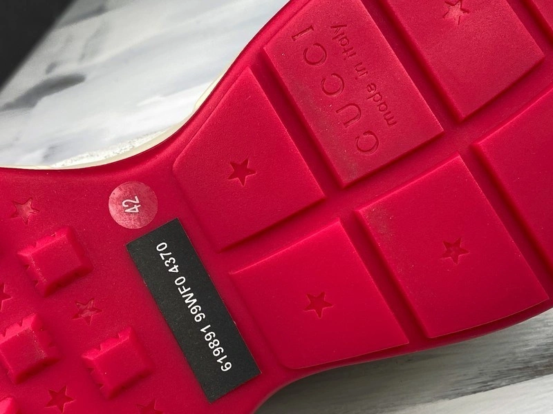 GUCCI  SNEAKER