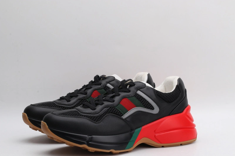GUCCI  SNEAKER