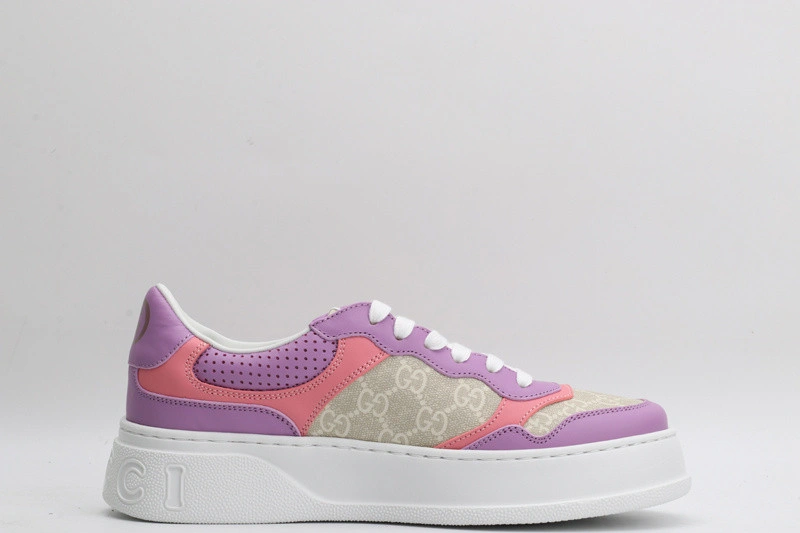 GUCCI  SNEAKER