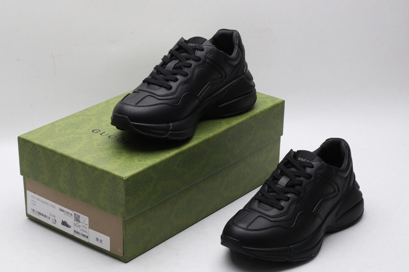 GUCCI  SNEAKER