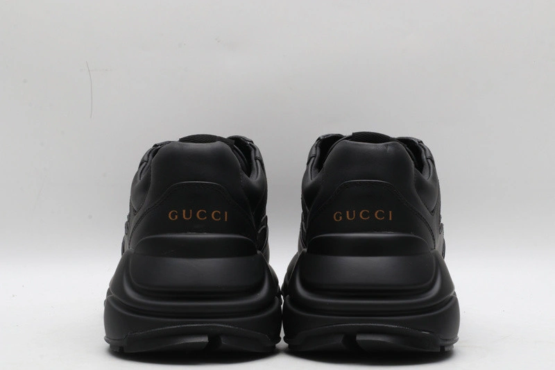 GUCCI  SNEAKER