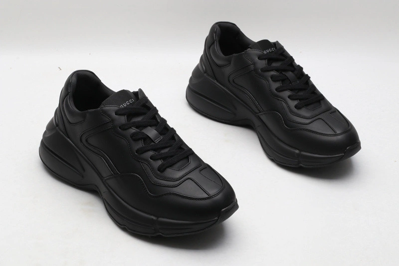 GUCCI  SNEAKER