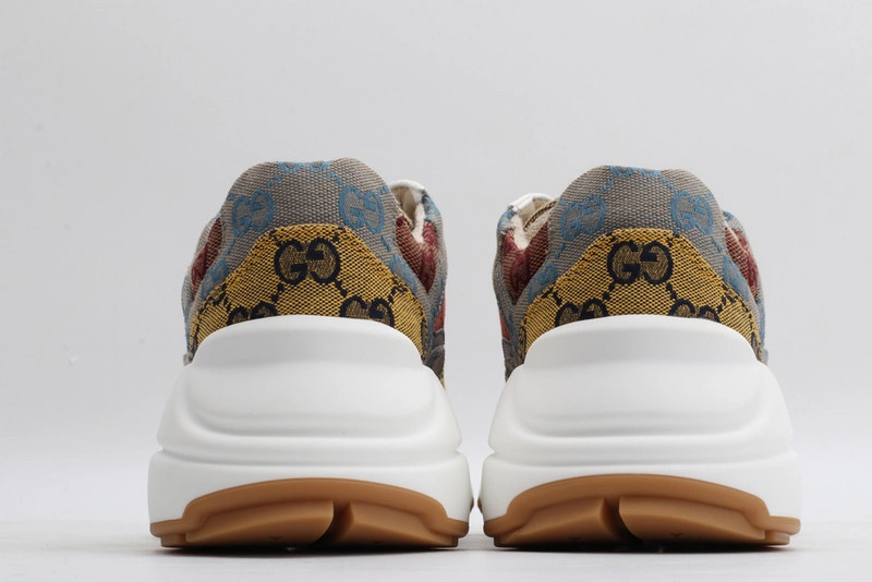 GUCCI  SNEAKER