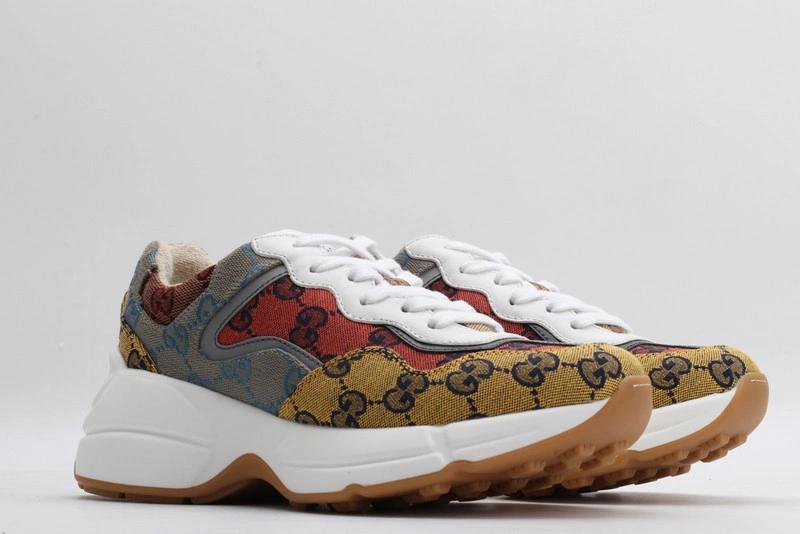 GUCCI  SNEAKER