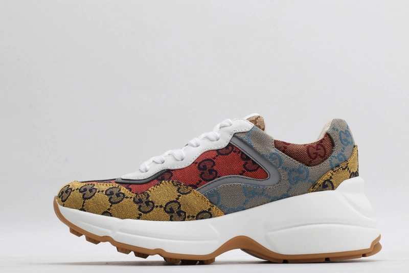 GUCCI  SNEAKER
