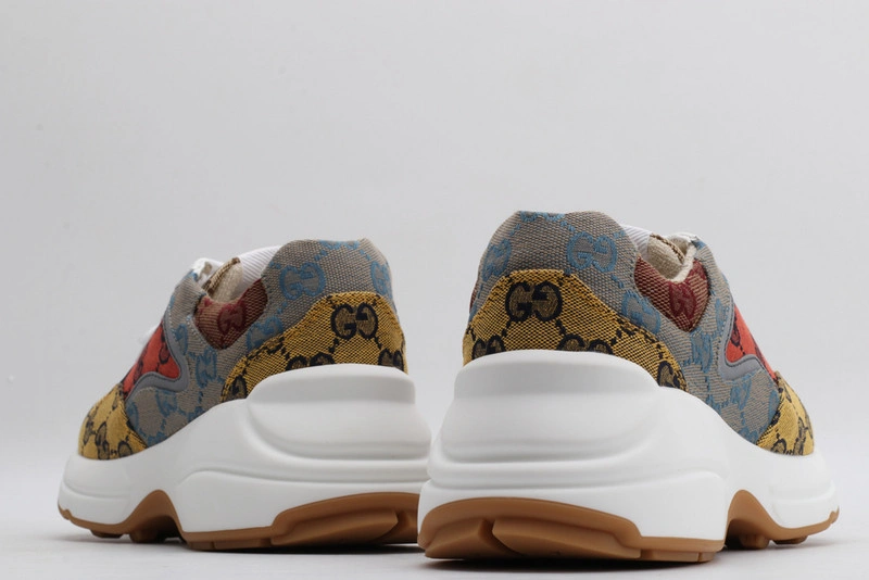 GUCCI  SNEAKER