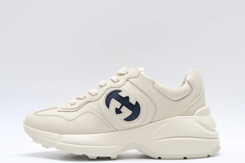 GUCCI  SNEAKER