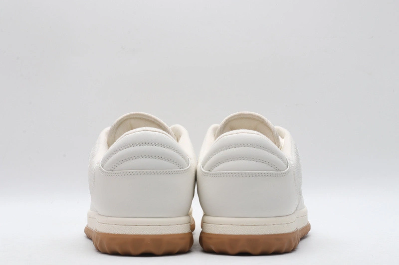 GUCCI  SNEAKER