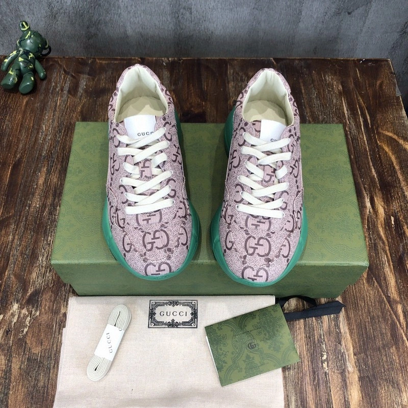 GUCCI  SNEAKER