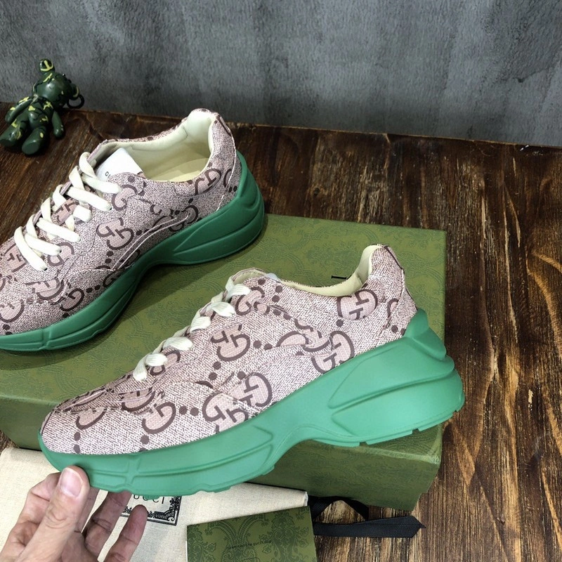 GUCCI  SNEAKER