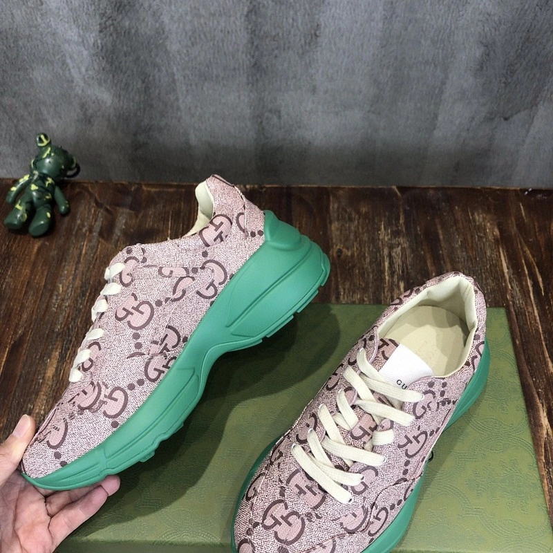 GUCCI  SNEAKER