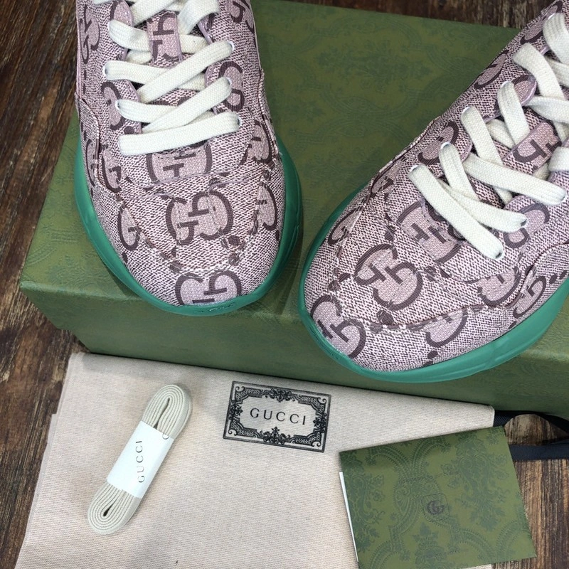GUCCI  SNEAKER