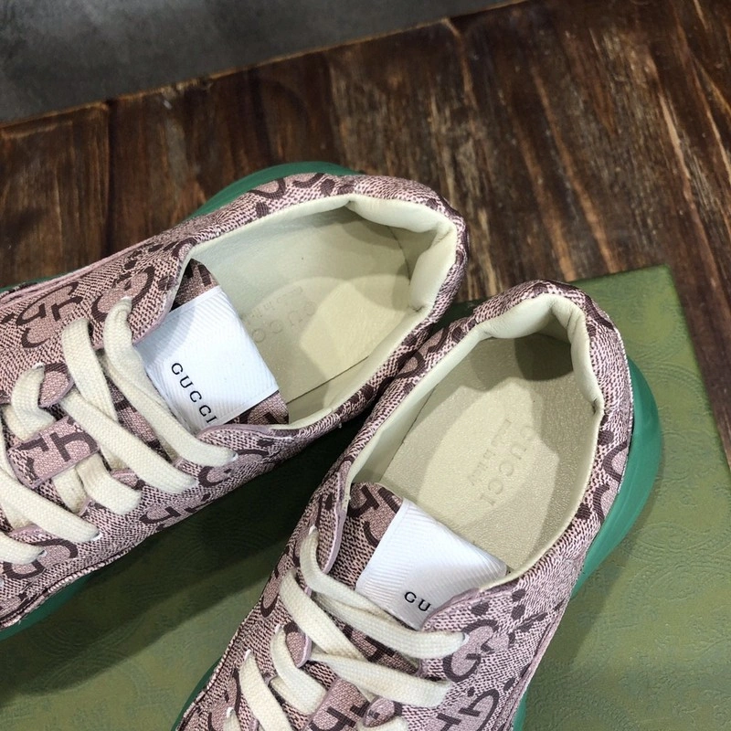 GUCCI  SNEAKER
