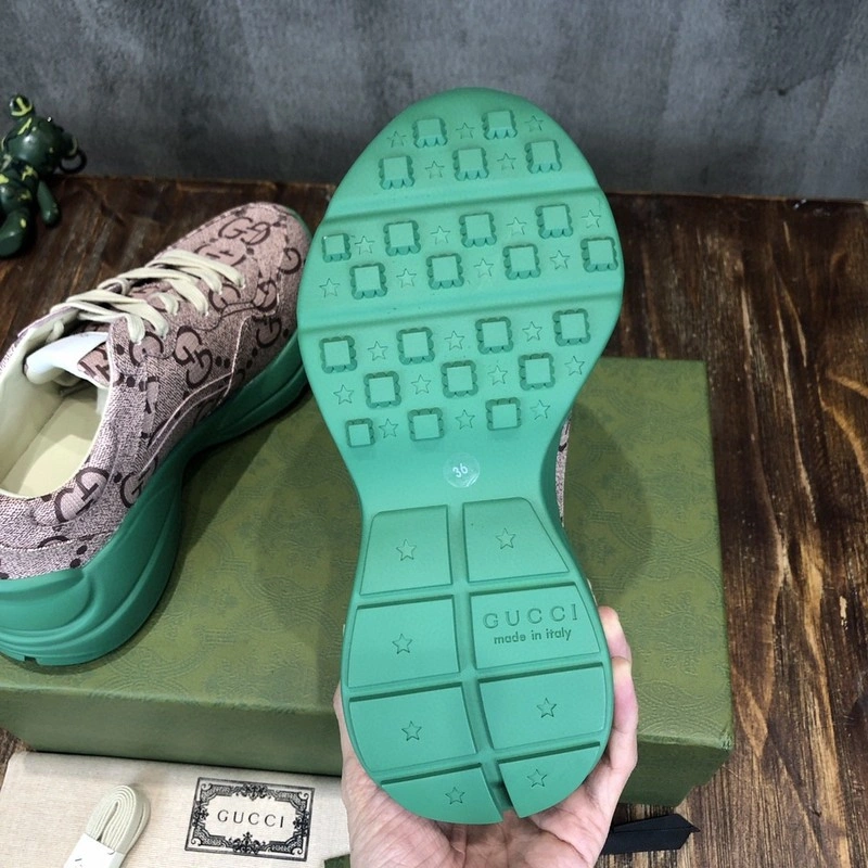 GUCCI  SNEAKER