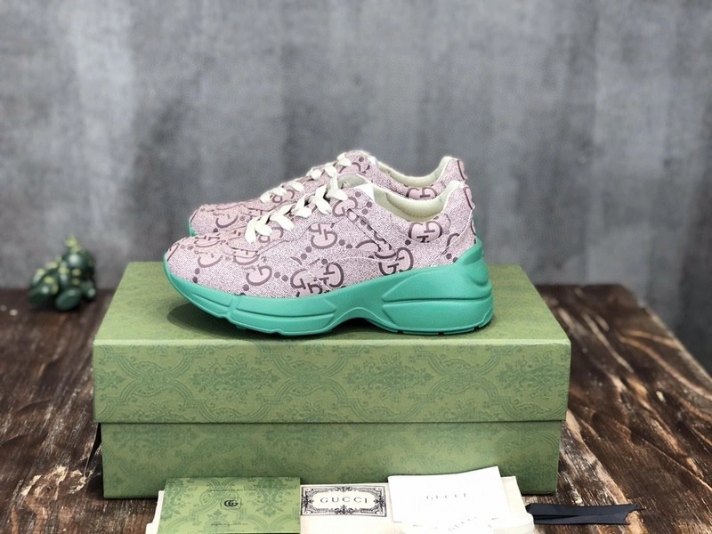 GUCCI  SNEAKER
