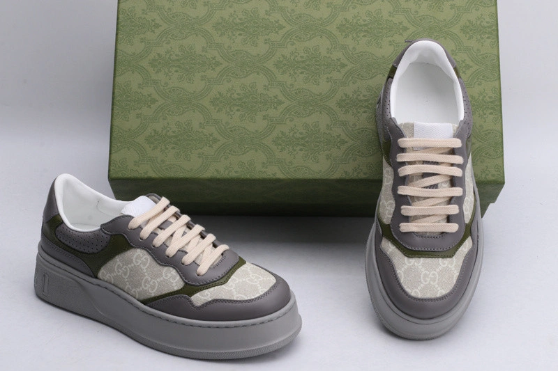 GUCCI  SNEAKER