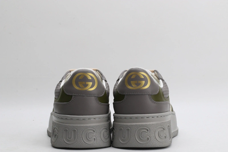 GUCCI  SNEAKER